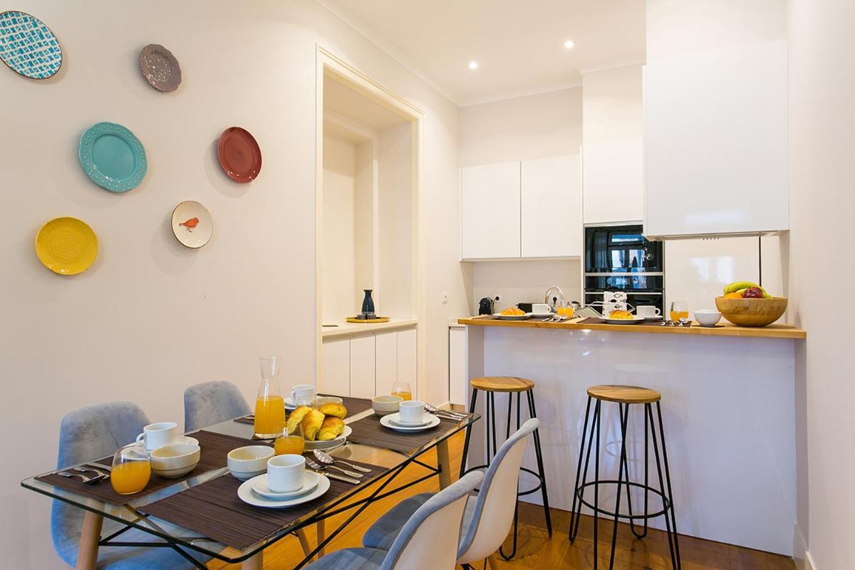 Lovelystay - Cozy 3Bdr Apartment In Estrela ลิสบอน ภายนอก รูปภาพ