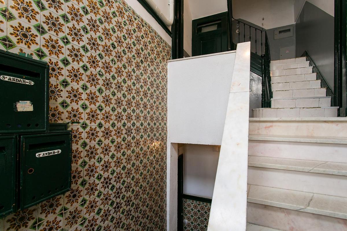 Lovelystay - Cozy 3Bdr Apartment In Estrela ลิสบอน ภายนอก รูปภาพ