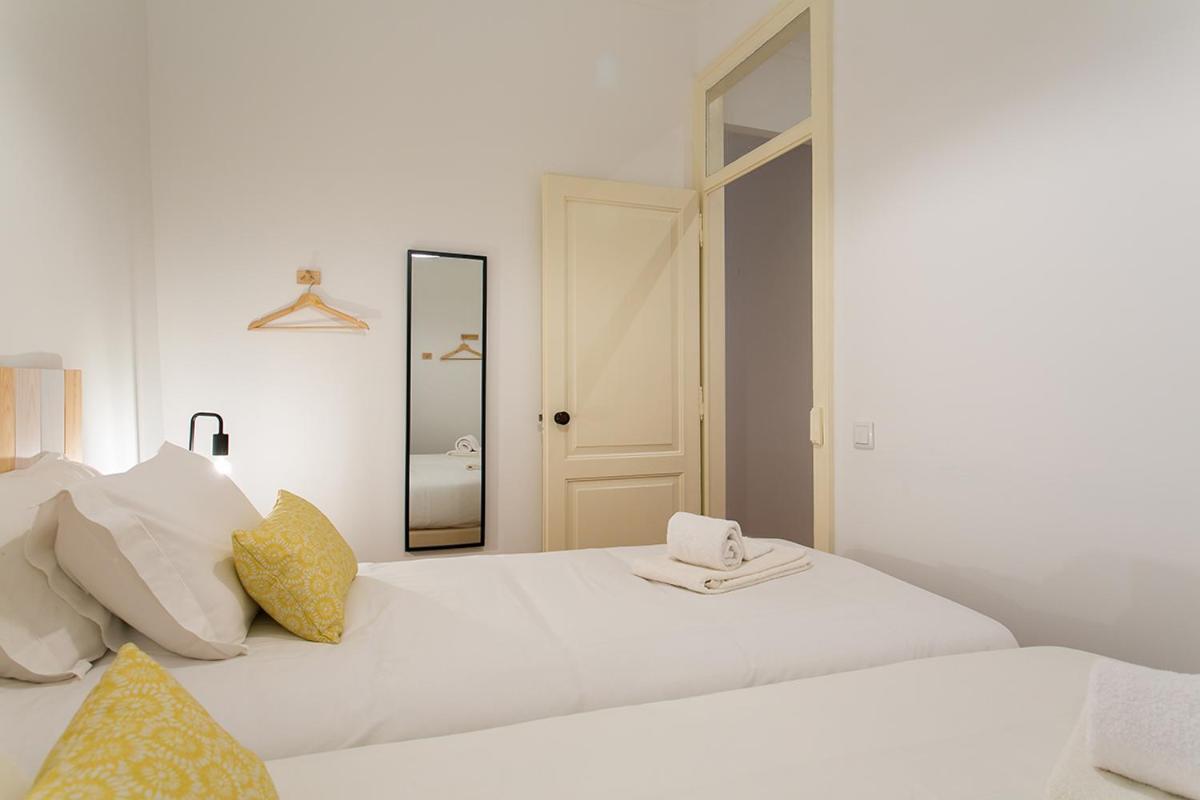 Lovelystay - Cozy 3Bdr Apartment In Estrela ลิสบอน ภายนอก รูปภาพ