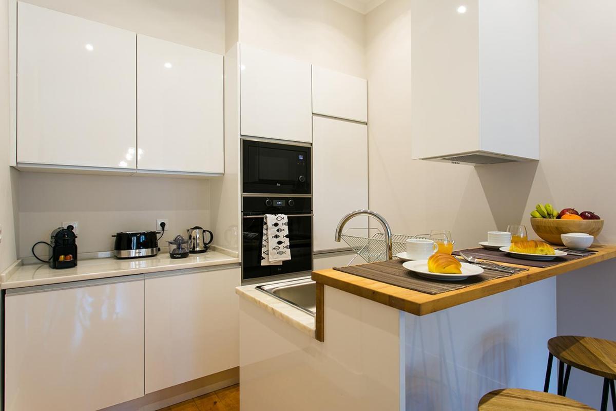 Lovelystay - Cozy 3Bdr Apartment In Estrela ลิสบอน ภายนอก รูปภาพ